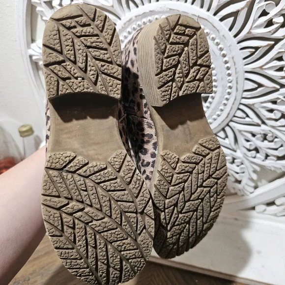 Very G Leopard Print Ankle Lace Up & Inner Zipper Boots Womans 8.5 - Picture 6 of 6